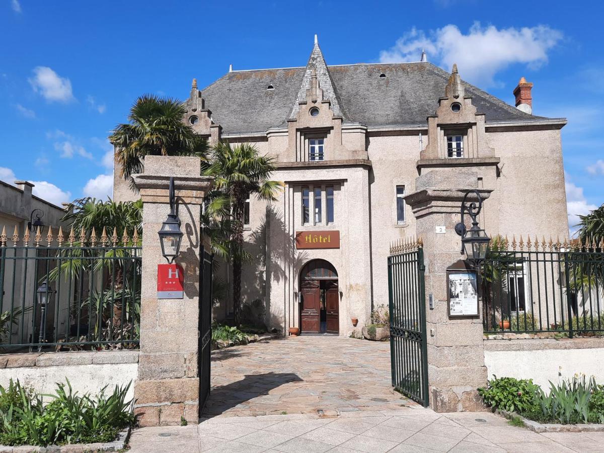 Hôtel De La Barbacane Tiffauges Exterior foto